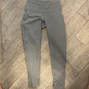 Lululemon- sz 6- high rise wonder train FLEECE leggings